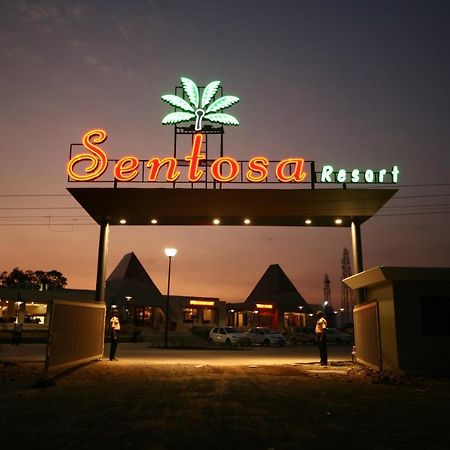 Sentosa Resorts & Water Park Chinchvad Bagian luar foto