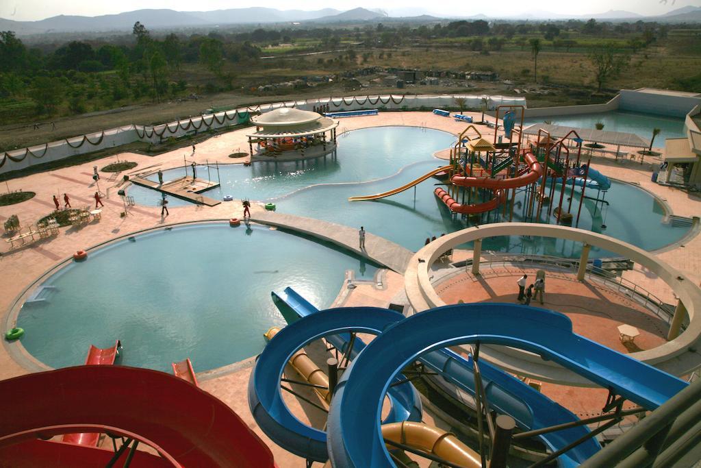 Sentosa Resorts & Water Park Chinchvad Bagian luar foto