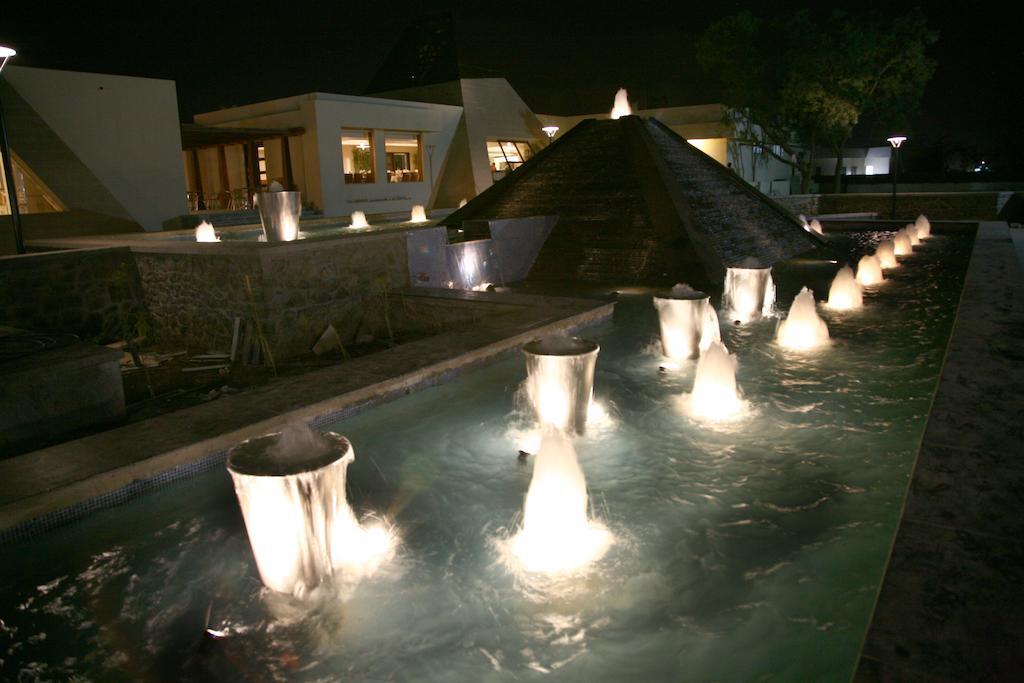 Sentosa Resorts & Water Park Chinchvad Bagian luar foto