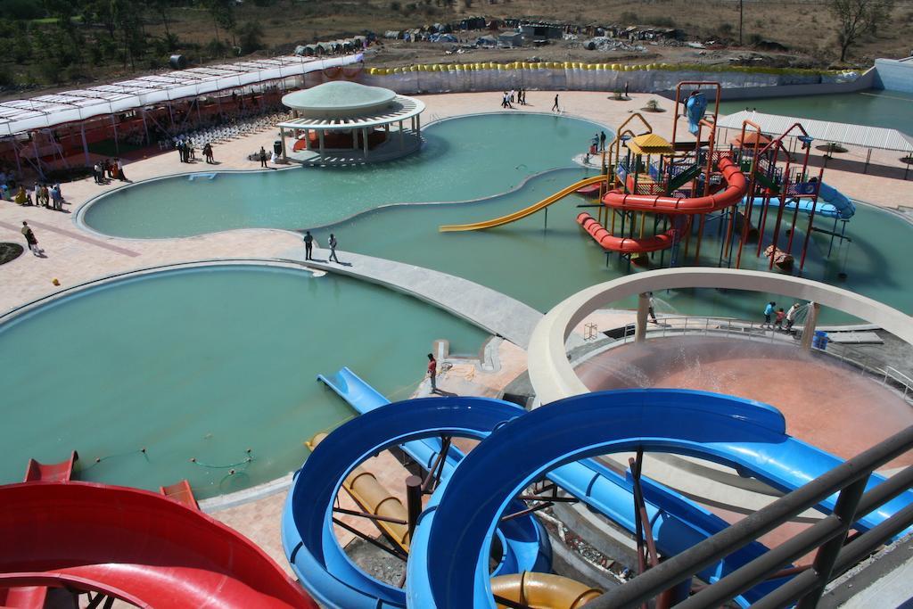 Sentosa Resorts & Water Park Chinchvad Bagian luar foto