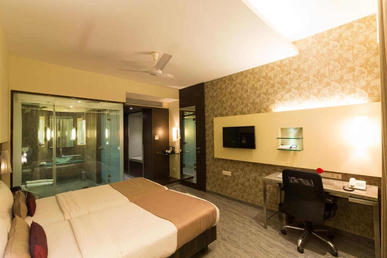 Sentosa Resorts & Water Park Chinchvad Bagian luar foto