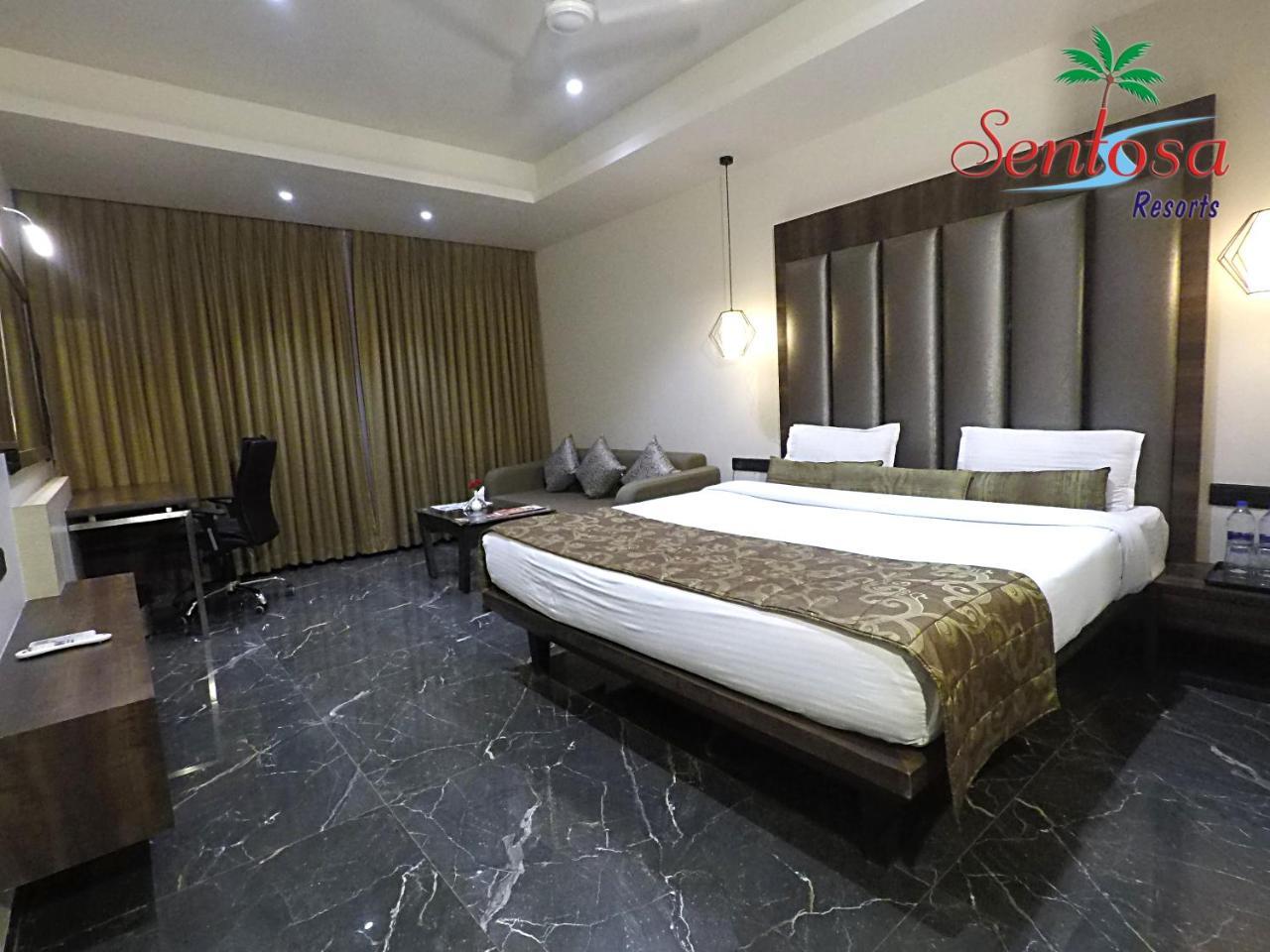 Sentosa Resorts & Water Park Chinchvad Bagian luar foto